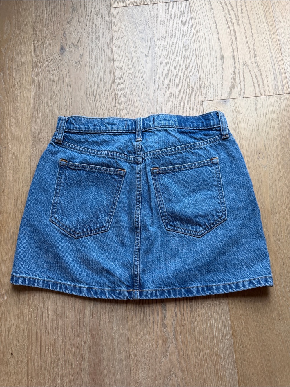 Abercrombie & Fitch Blue Denim Mini Skirt with Front Zip Pockets - Picture 2 of 3